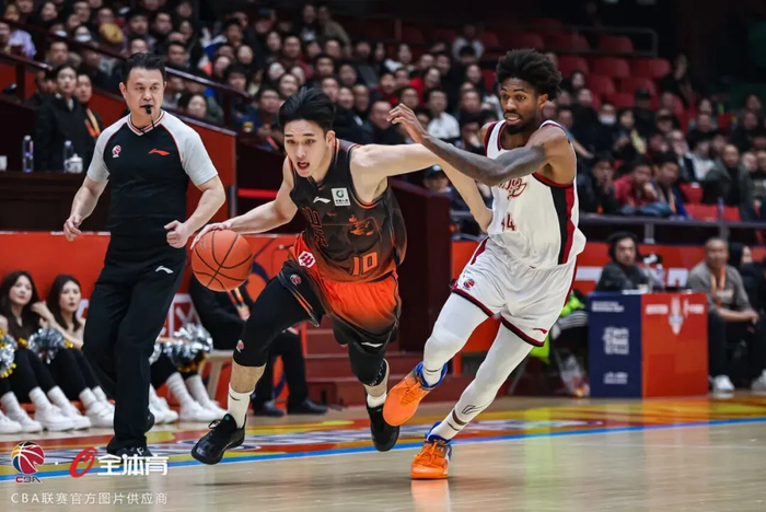 山东高速主场告负邱彪主动揽责球队面临调整挑