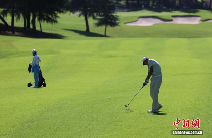 日本球手大関翔首夺中巡赛冠军 中国选手周彦含