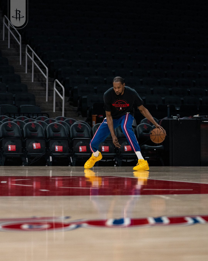 火箭首节27-20领先雄鹿 比赛悬念初现