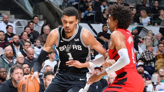 NBA季后赛首轮多场逆转战况：老鹰森林狼掀翻强