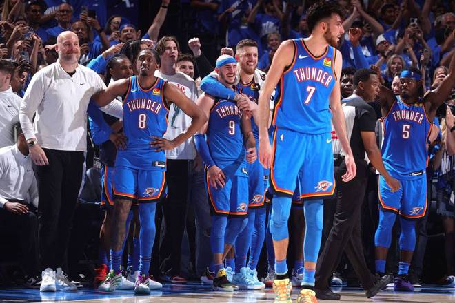 NBA季后赛首轮多场逆转战况：老鹰森林狼掀翻强